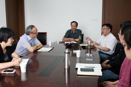 陈书记调研人文学院