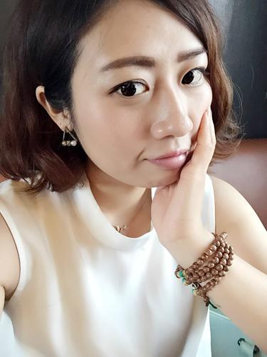 李靓